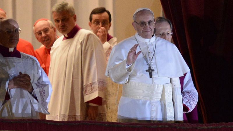Jorge Mario Bergoglio se convierte en el papa 266 de la historia