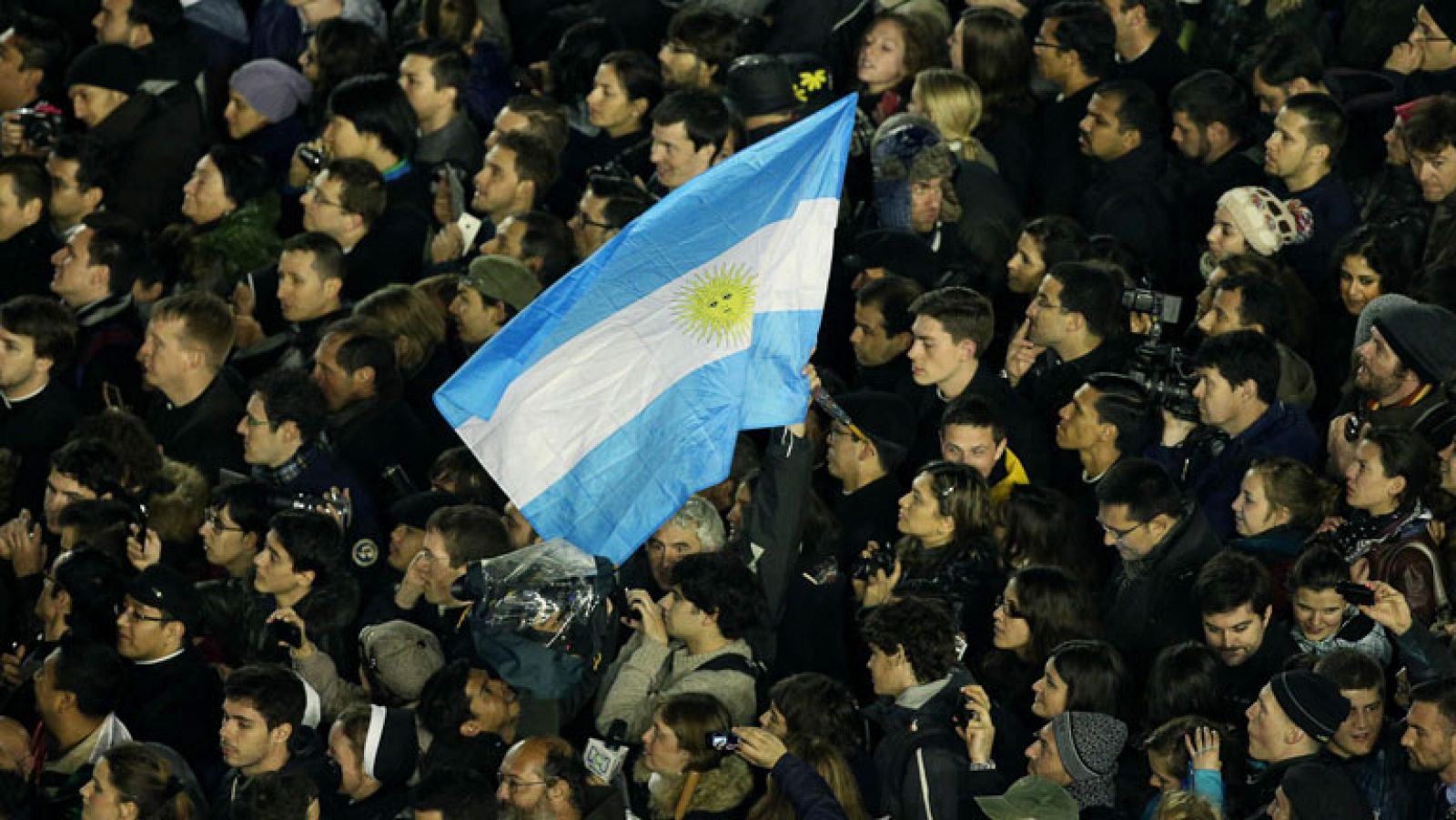 Así han vivido los fieles la elección del papa Francisco | Ver