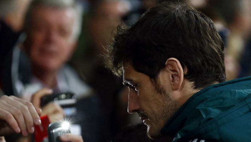 El guardameta del Real Madrid, Iker Casillas, podría estar totalmente recuperado,. El capitán ha vuelto a ponerse los guantes después de la lesión de mano que se produjo el pasado 25 de enero. 