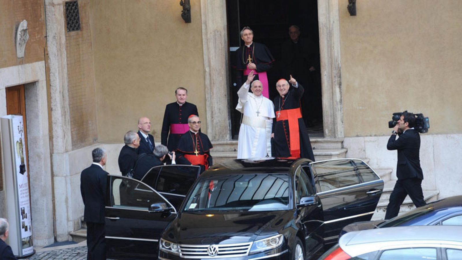 Telediario 1: Bergoglio se estrena como Papa | RTVE Play