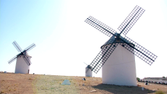 Así es el trabajo de un restaurador de molinos de viento
