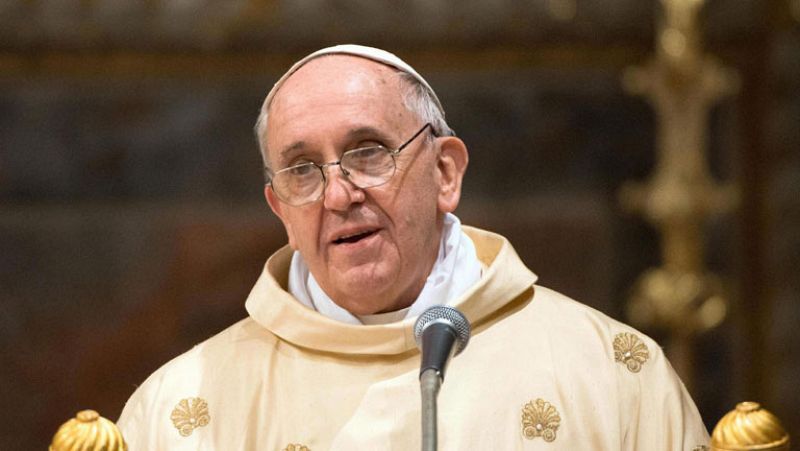 El papa pide a los cardenales que no caigan en el pesimismo 