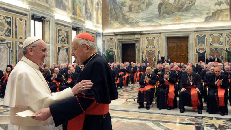 El papa pide a los cardenales unión y luchar contra el pesimismo