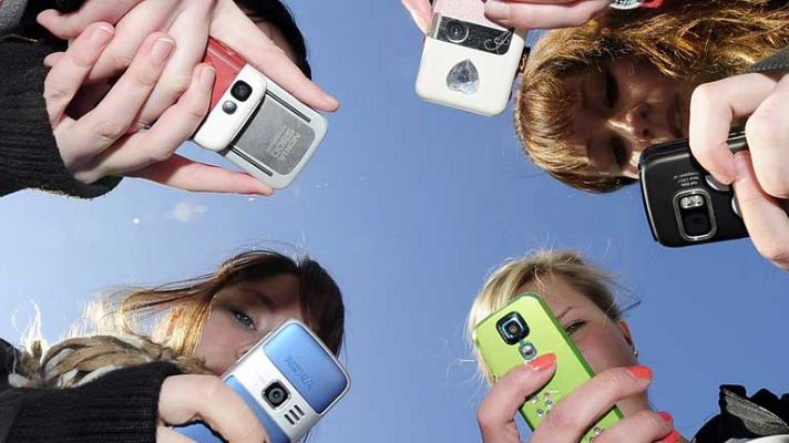 Informativo 24h - Media España se declara adicta a Internet