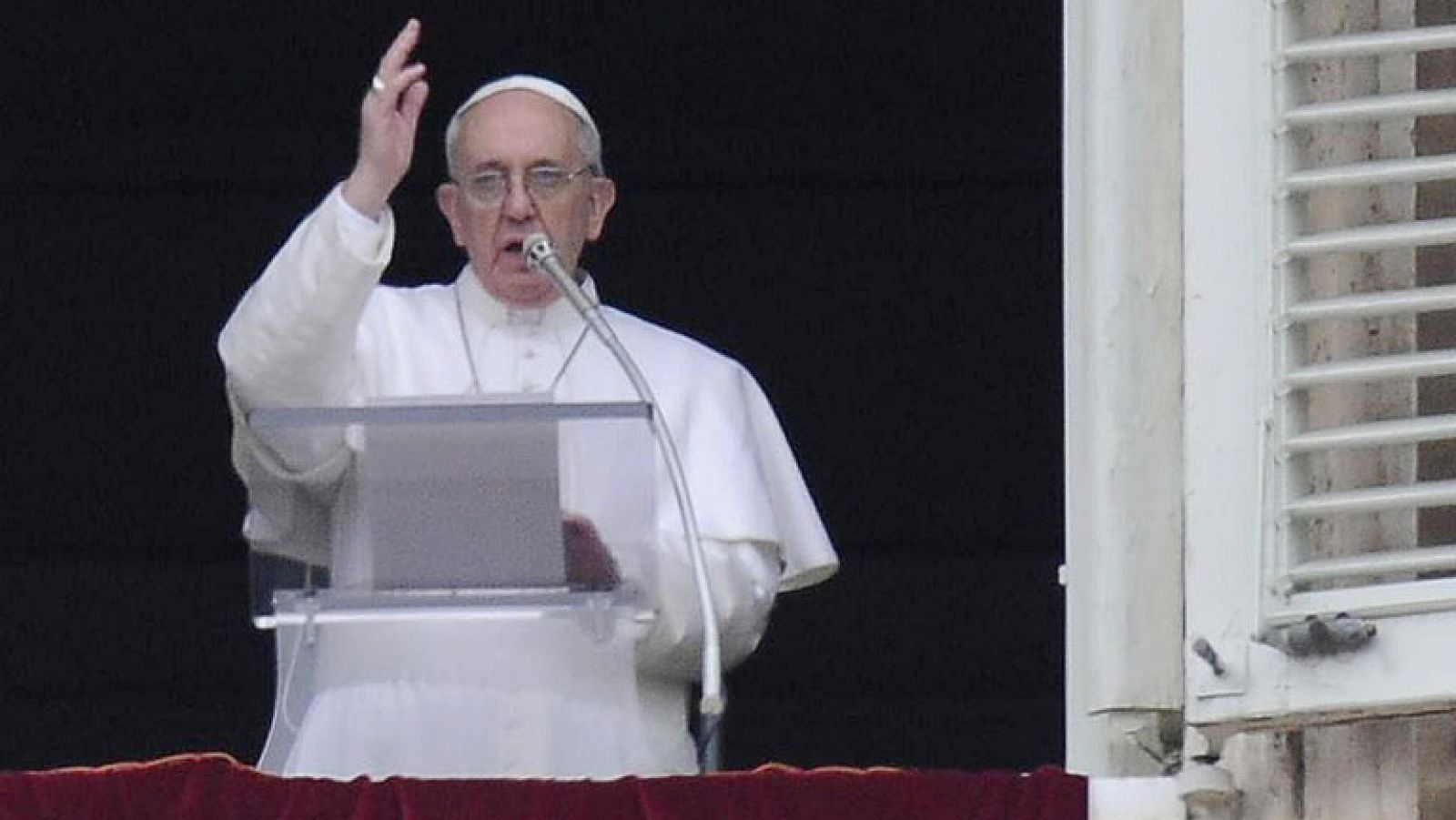 Primer ángelus del papa Francisco en la plaza de San Pedro