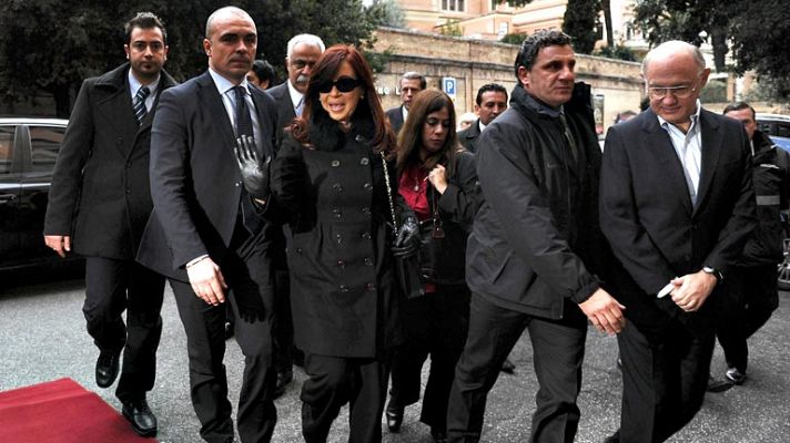 Telediario 1 - El papa Francisco recibe a la presidenta argentina en su primera audiencia a un jefe de Estado