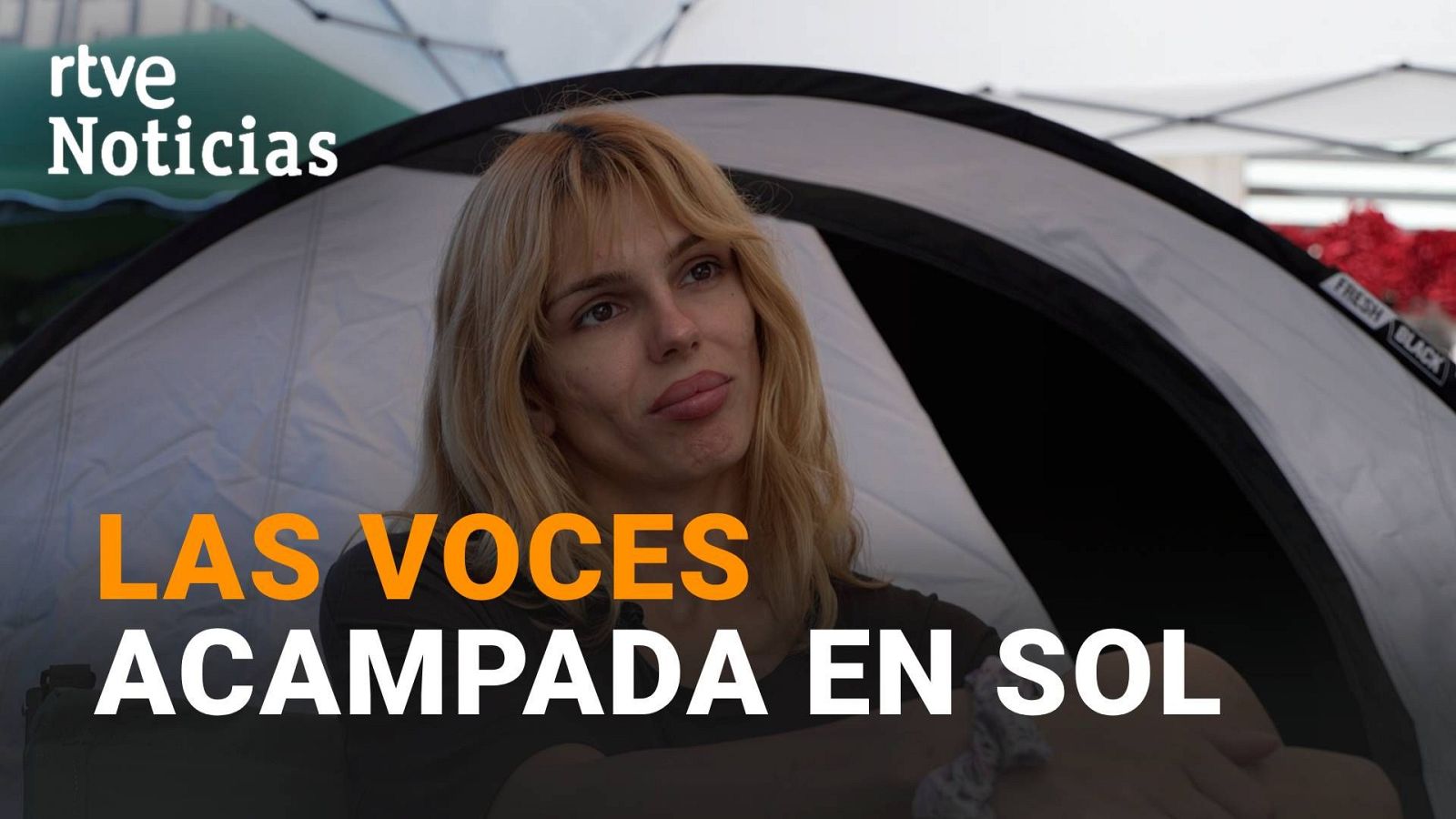 Samantha Hudson en una acampada, con el titular "LAS VOCES ACAMPADA EN SOL" y el logo de "rtve Noticias".