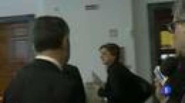 Telediario 1 - Berlusconi dice que habrá protestas si el presidente del Parlamento es de centro-izquierda