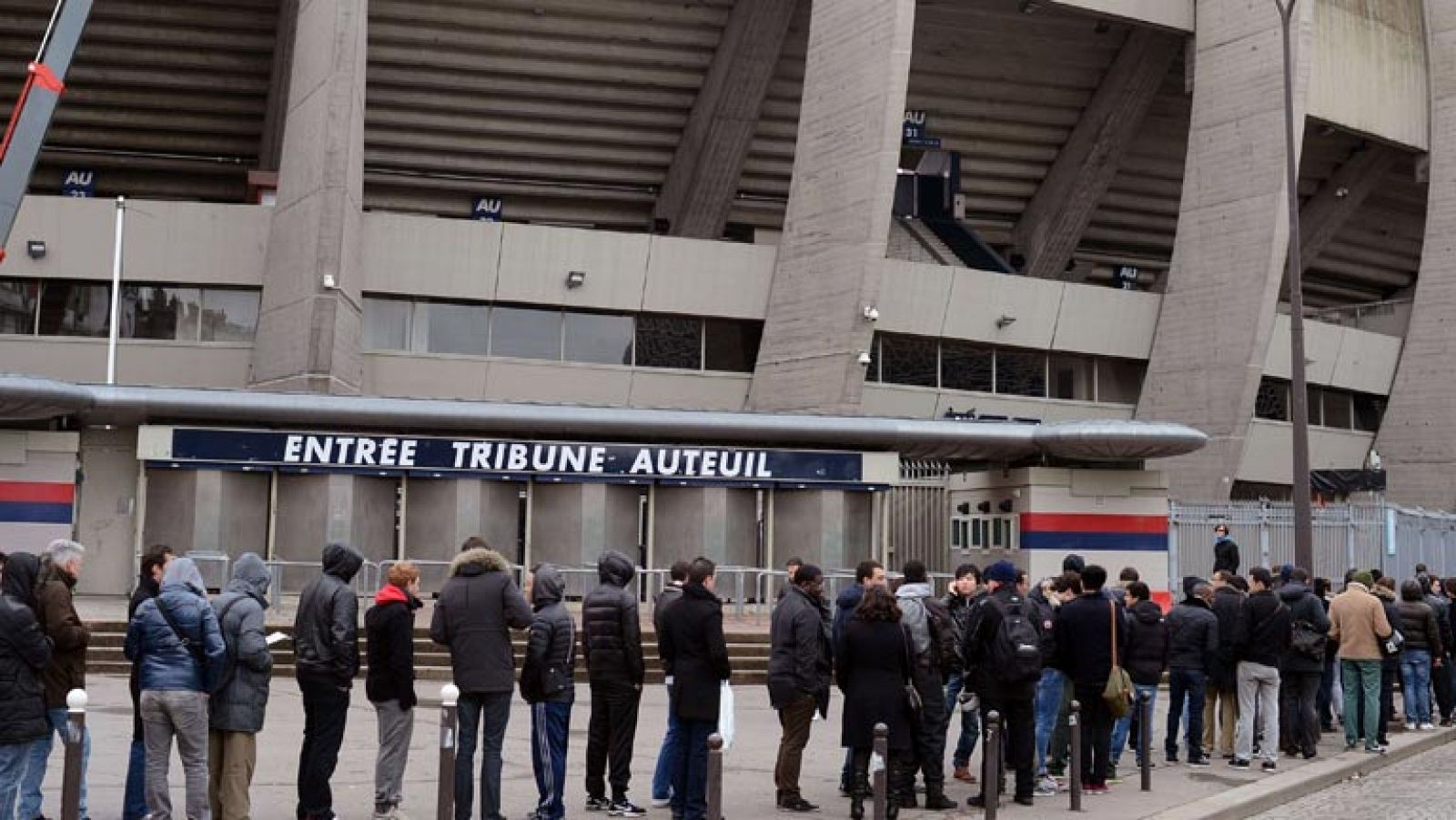 Telediario 1: Agotadas las entradas para el PSG - Barça | RTVE Play