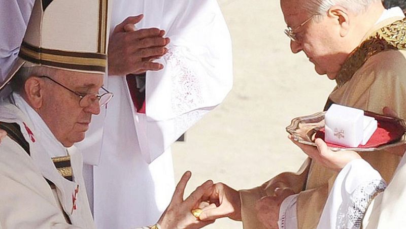  El papa Francisco inaugura su pontificado y dice que su poder es servir a los pobres