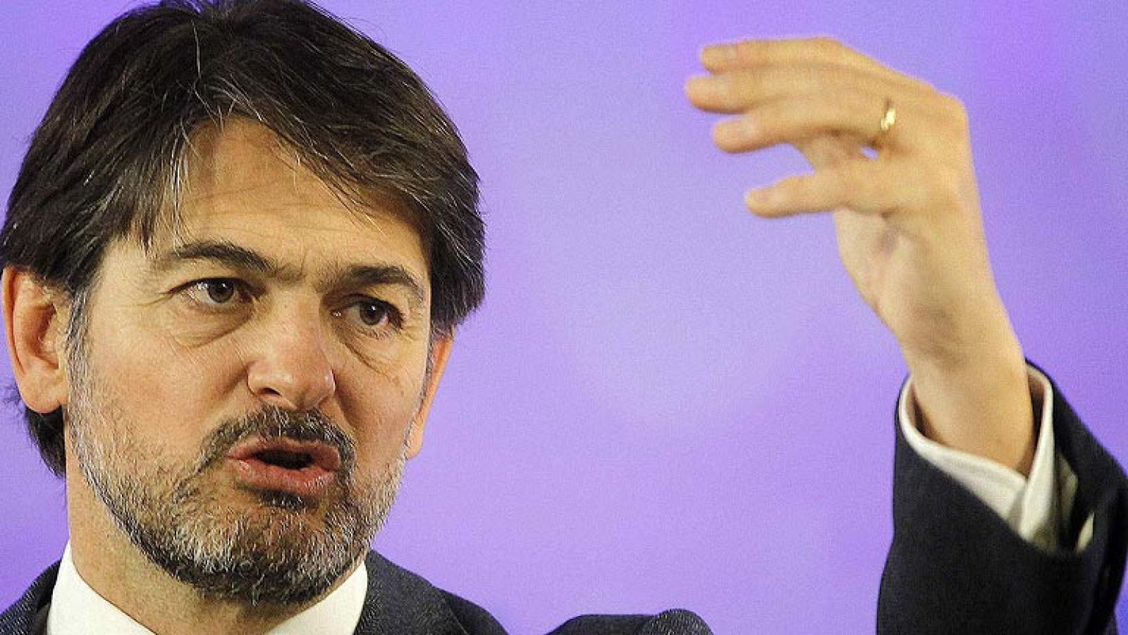 Oriol Pujol deja sus cargos en CiU y CDC aunque no dimite como diputado en el Parlament | Ver