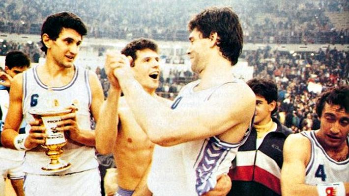 Conexión vintage - Las Recopas del Real Madrid de Baloncesto del 84 y del 89