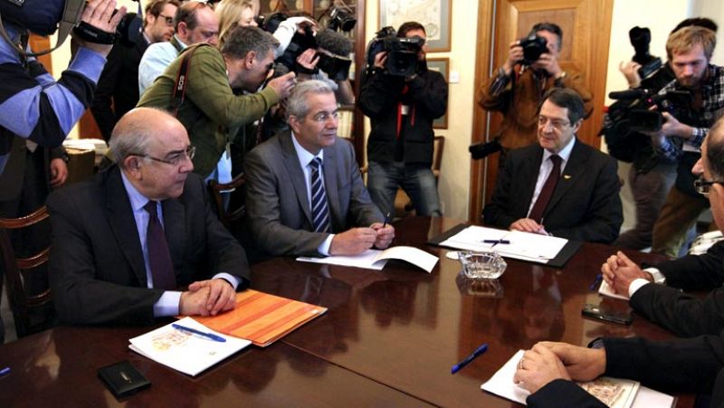 Gobierno y partidos de Chipre se unen para buscar una alternativa al impuesto a los depósitos