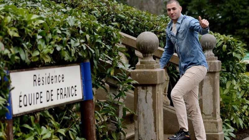 Benzema crea polémica por no cantar  'La Marsellesa'