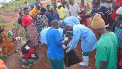 El ébola se ceba con los niños en el Congo