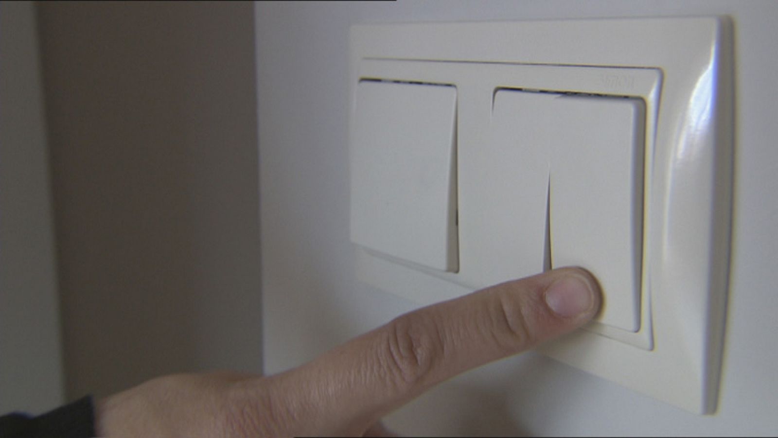 El recibo de la luz podría bajar un 6,7% tras concluir la subasta eléctrica con caídas del 15% | Ver