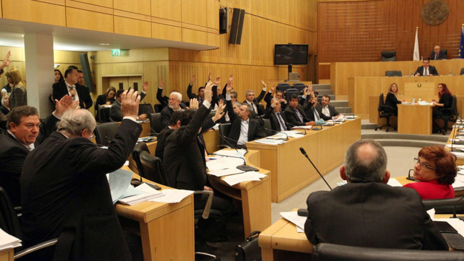 Chipre vota su 'plan B' - Informativo 24h | Ver