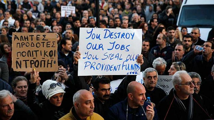 Telediario 1 - Telediario 2 fin de semana en 4'