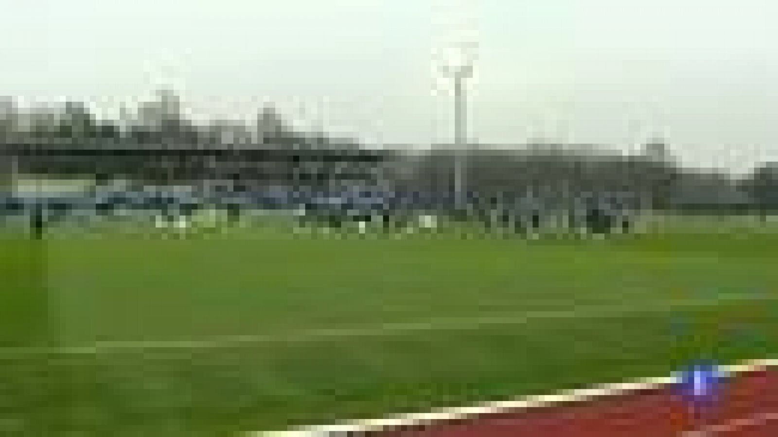 Los elogios llueven sobre Varane. En un abrir y cerrar de ojos, el central francés ha pasado de ser una prominente promesa a una apresurada realidad. Mucho se había hablado del potencial de un jugador que ha roto todos los moldes con sus actuaciones