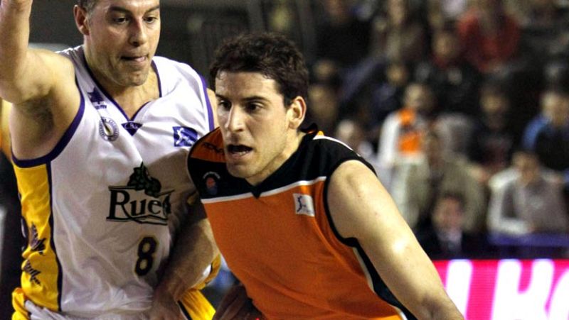 El Mad-Croc Fuenla abandona la posición de descenso tras derrotar por 84-74 al Blancos de Rueda Valladolid. Kurz, con una primera parte asombrosa (27 val), tiró de un equipo que vuelve a ganar en casa.