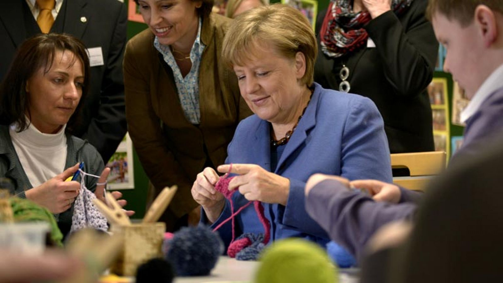 Merkel, "encantada" con el acuerdo de rescate alcanzado con Chipre, que "es el correcto"
