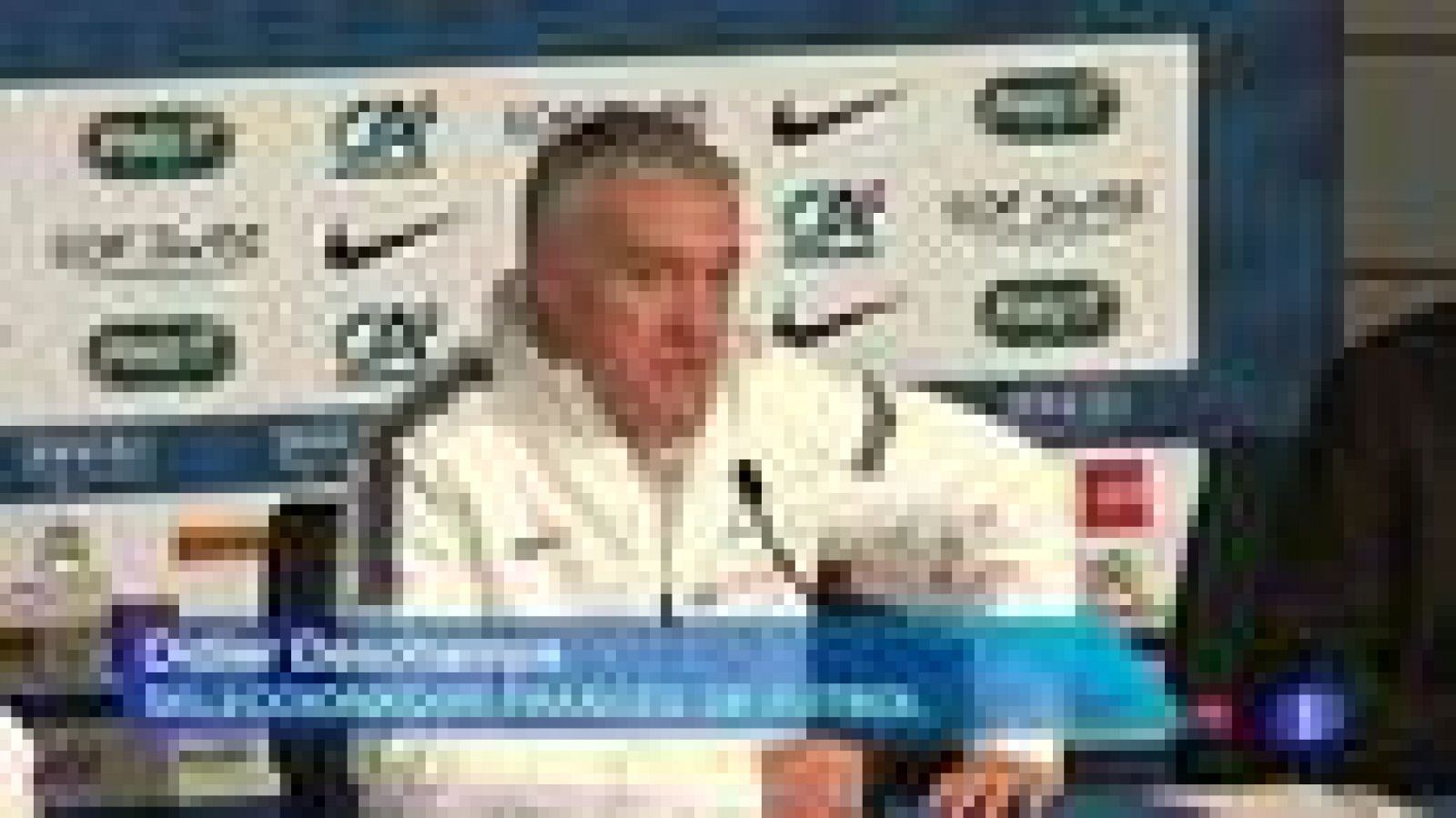 El seleccionador francés, Didier Deschamps, compareció visiblemente tranquilo antes del encuentro contra España de mañana, símbolo del buen momento que atraviesa su equipo y aunque consideró a la roja "el mejor equipo del mundo" señaló que saldrán "a