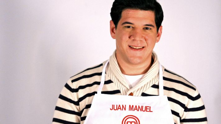 Juan Manuel. 25 años, camarero