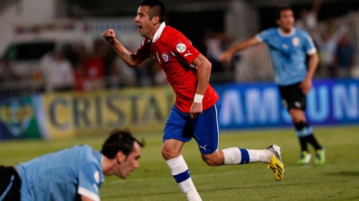 Telediario 1 - Chile revive sus opciones mundialistas; Holanda, Alemania e Italia ponen la directa