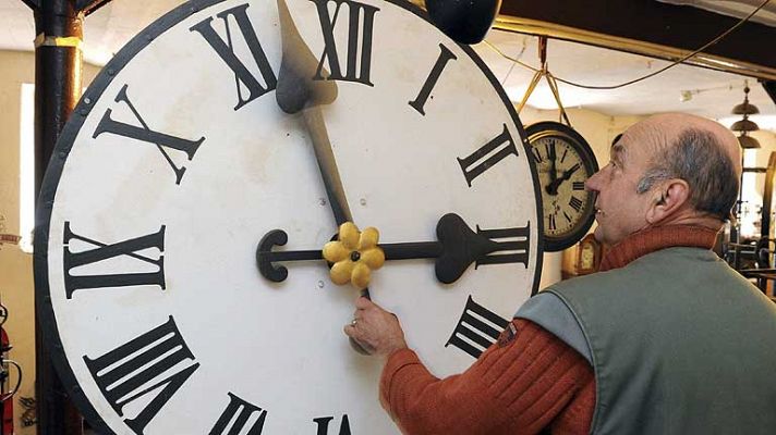 El domingo los relojes se adelantarán una hora