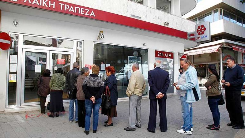Normalidad en Chipre, cuyo presidente afirma que no saldrán del euro