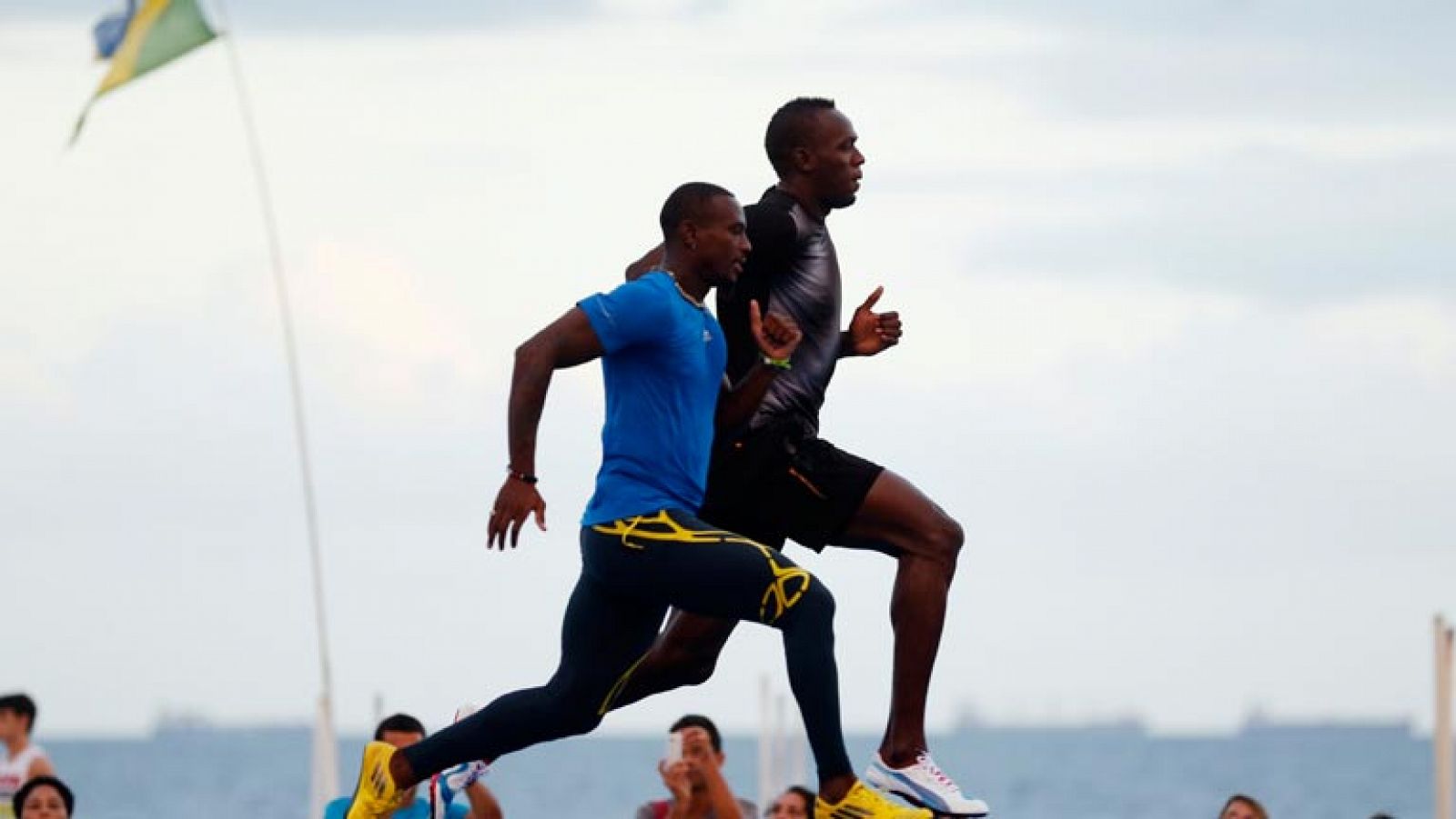Telediario 1: Bolt, en Copacabana poniendo a punto Río 2016 | RTVE Play