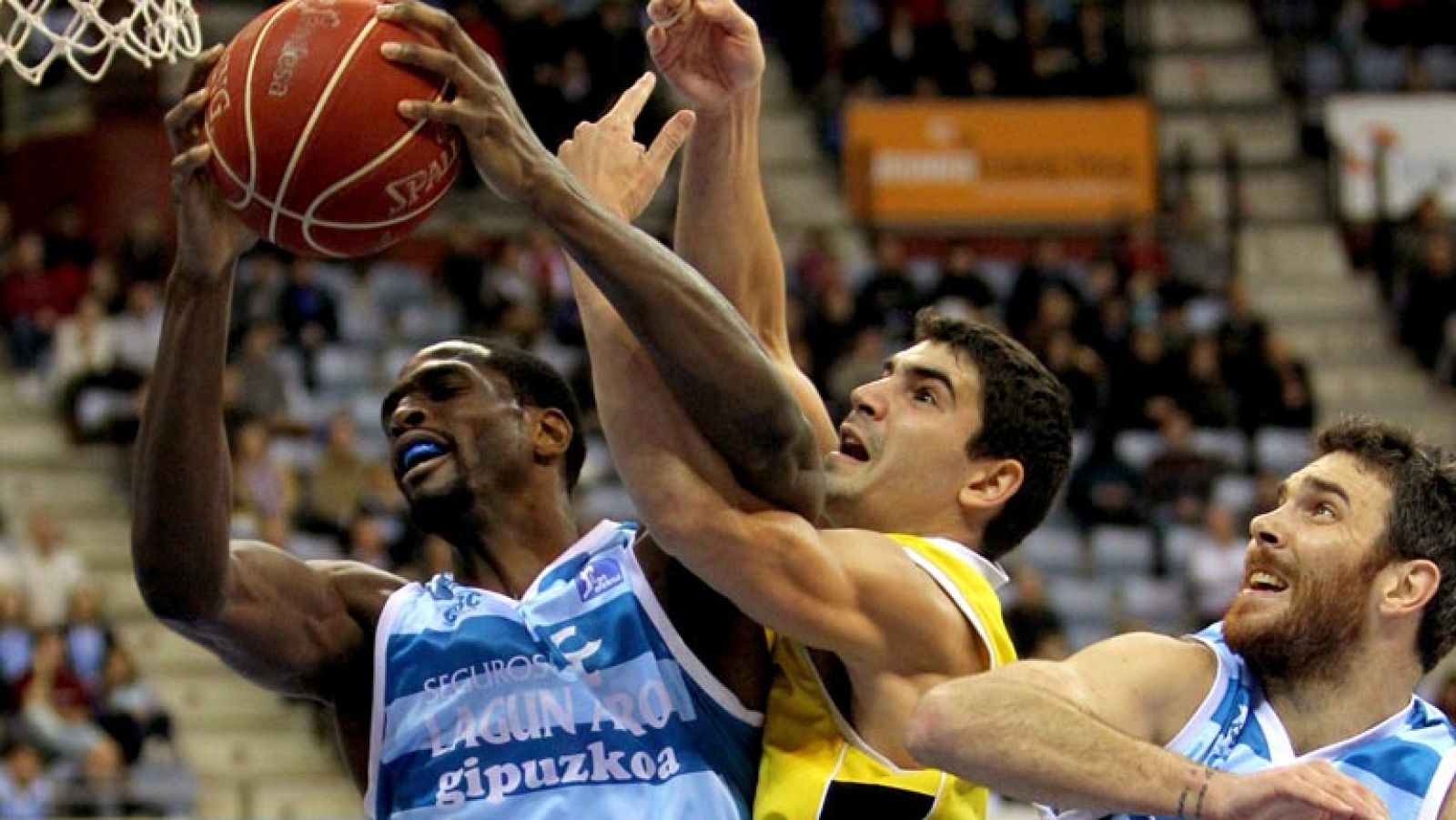 Lagun Aro 89-77 CB Canarias 