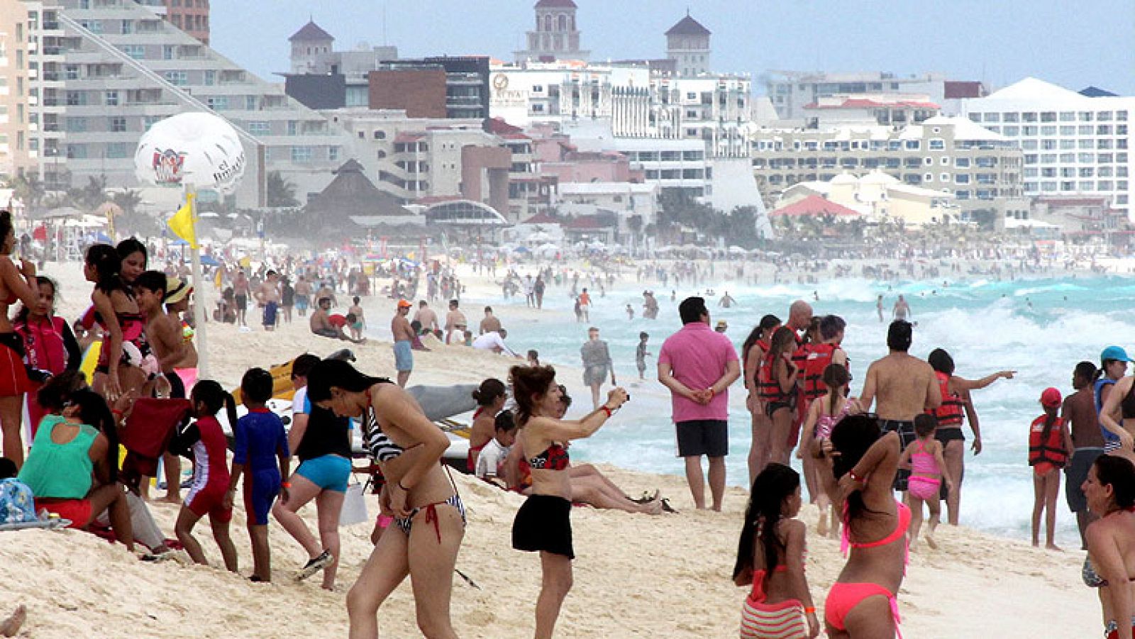 Telediario 1: La playa, destino en Semana Santa | RTVE Play