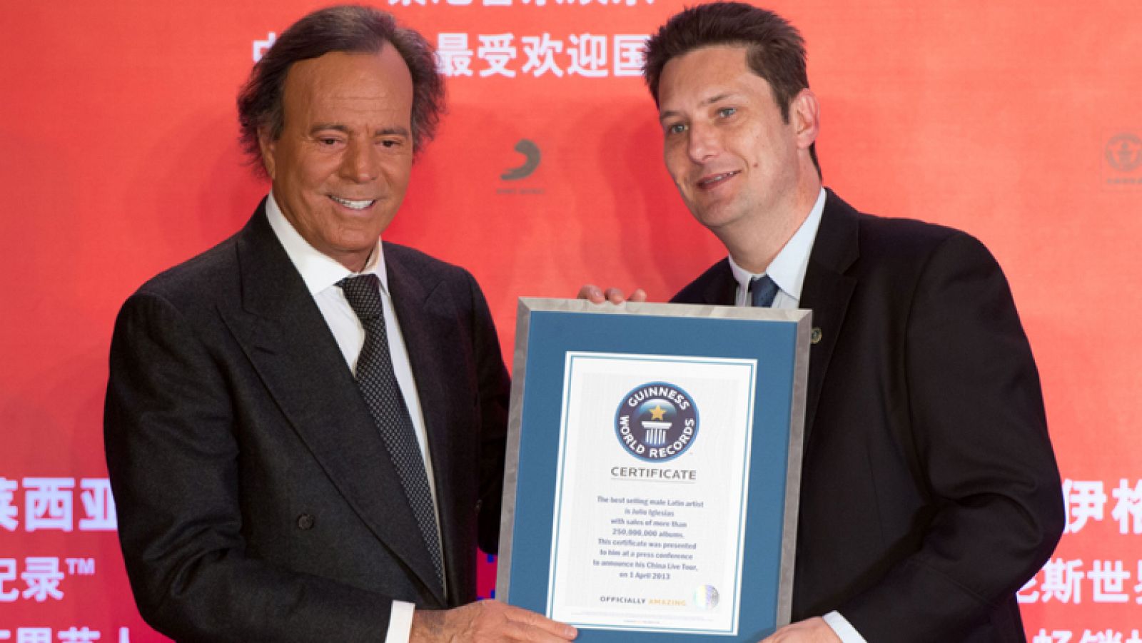 Julio Iglesias entra en el libro Guinness de los Récords