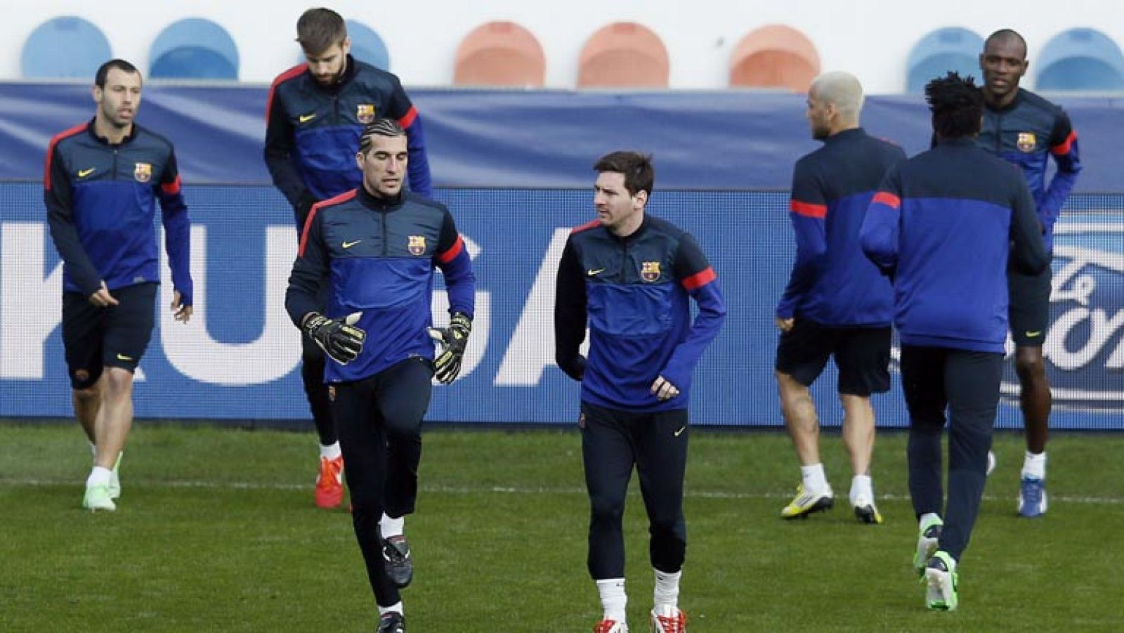 Messi e Ibrahimovic, estrellas de un partido plagado de figuras del fútbol