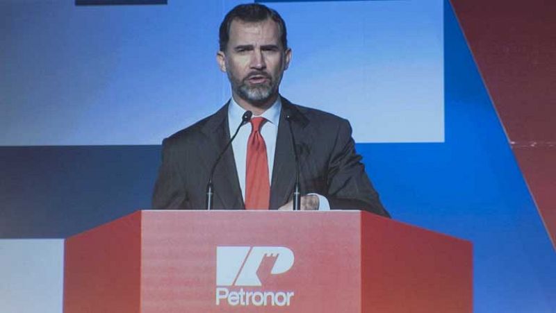 El príncipe Felipe inaugura la nueva planta de Petronor en Bizkaia