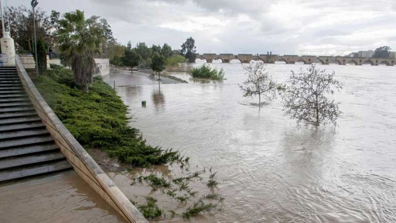 Lluvias persistentes en Cádiz y Cataluña 