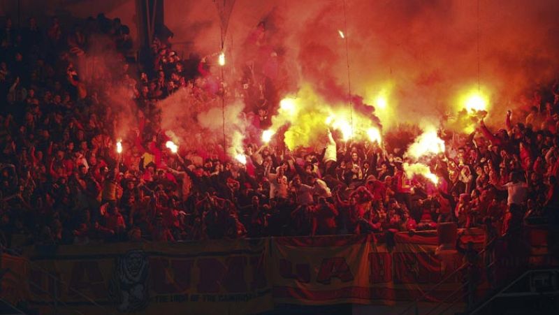 Las bengalas turcas podrían acarrear sanciones al Real Madrid y al Galatasaray
