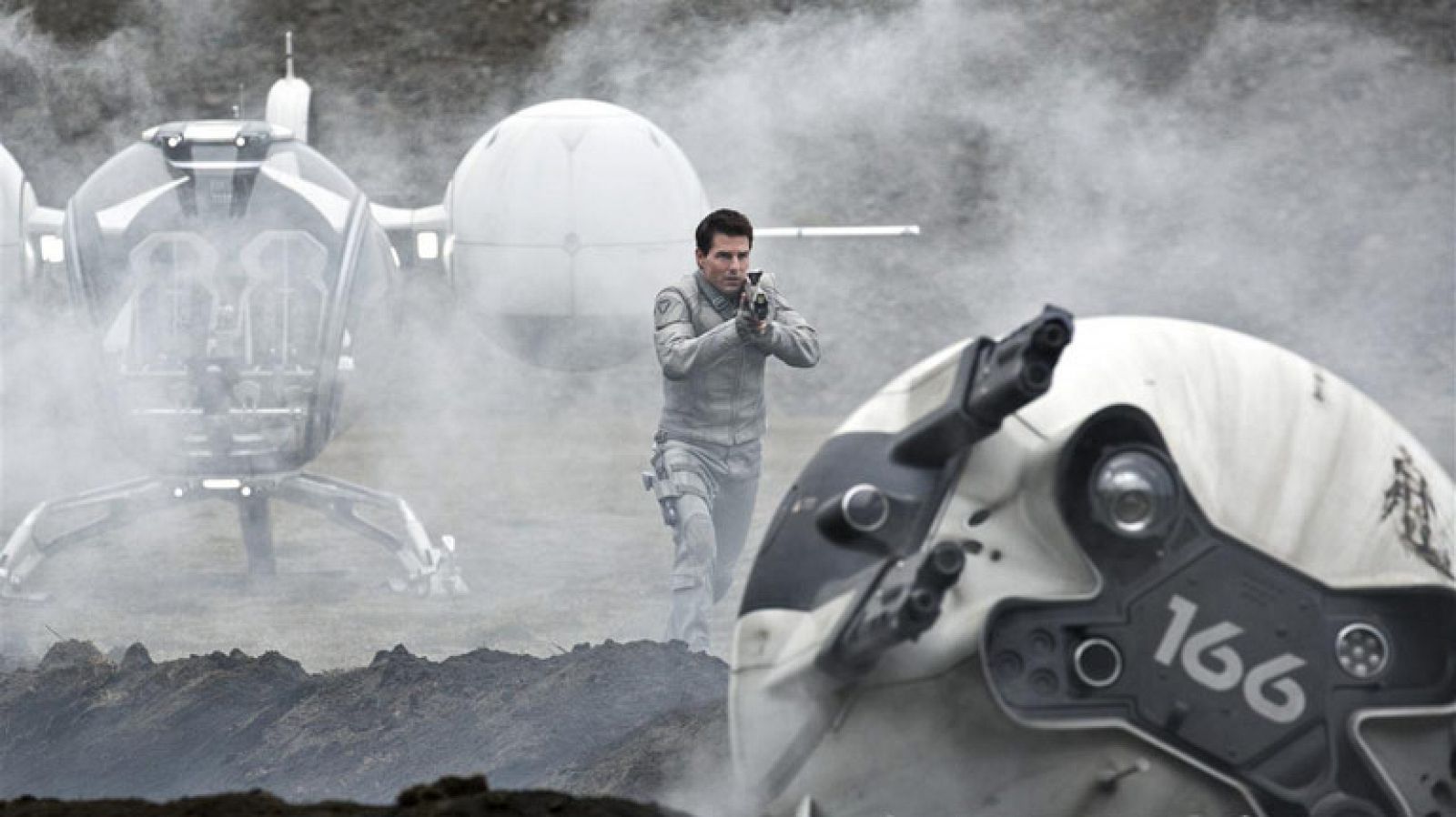 En el primer día de rodaje de 'Oblivion' en Islandia, con Tom Cruise