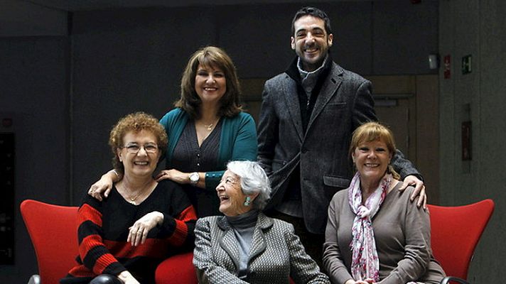 Atención obras - Las chicas en escena