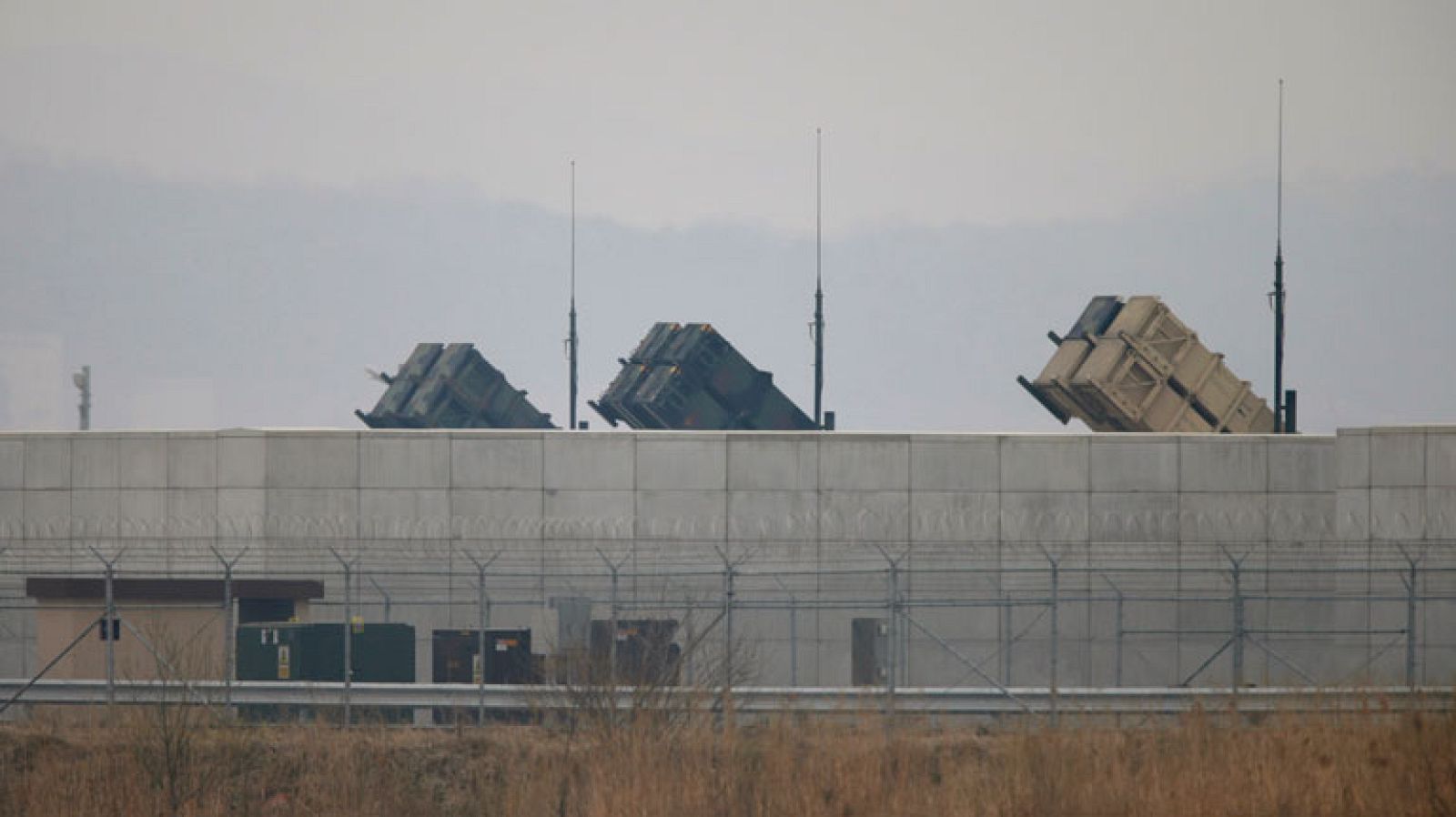 Corea del Norte recomienda evacuar las embajadas y Corea del Sur despliega sistemas antimisiles