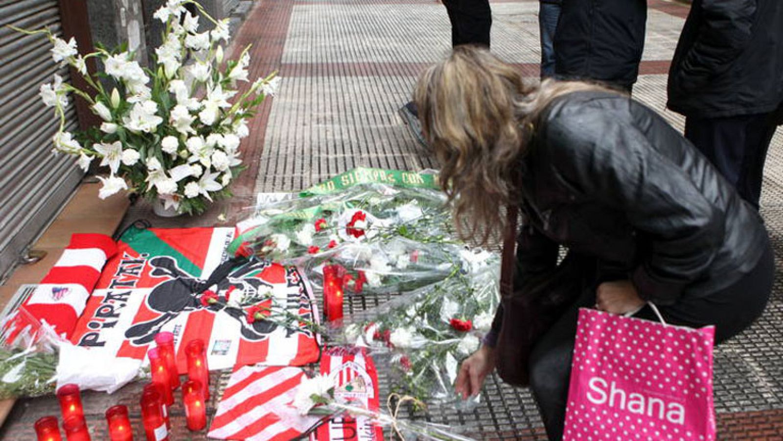 Se sigue buscando al ertzaina que disparó la bola que mató a Íñigo Cabacas | Ver