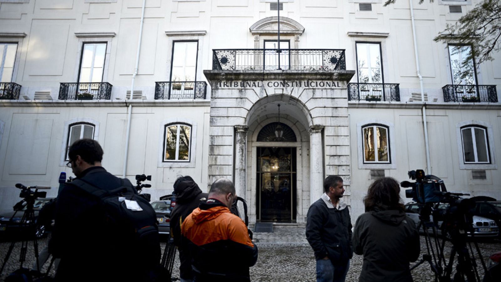 El Tribunal Constitucional luso declara ilegales varias medidas de ajuste de los presupeustos de 2013 | Ver