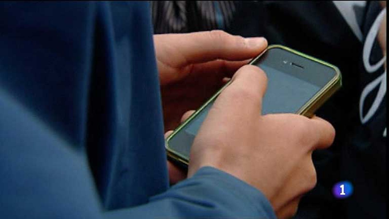 Desarticulan un grupo que difundía fotos pornográficas de chicas por Whatsapp | Ver