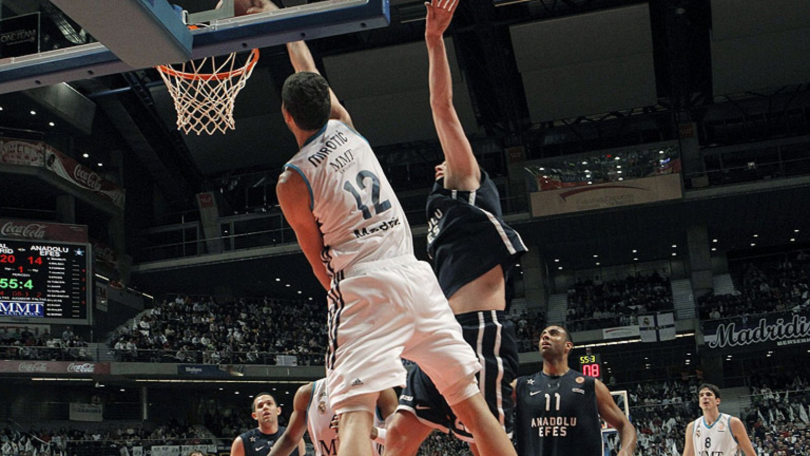 El 'Top 16' de la Euroliga ha llegado a su fin con una espectacular jornada en la que se han visto jugadas para el recuerdo.