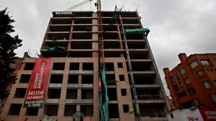 Telediario 1 - Cae más el precio de la vivienda