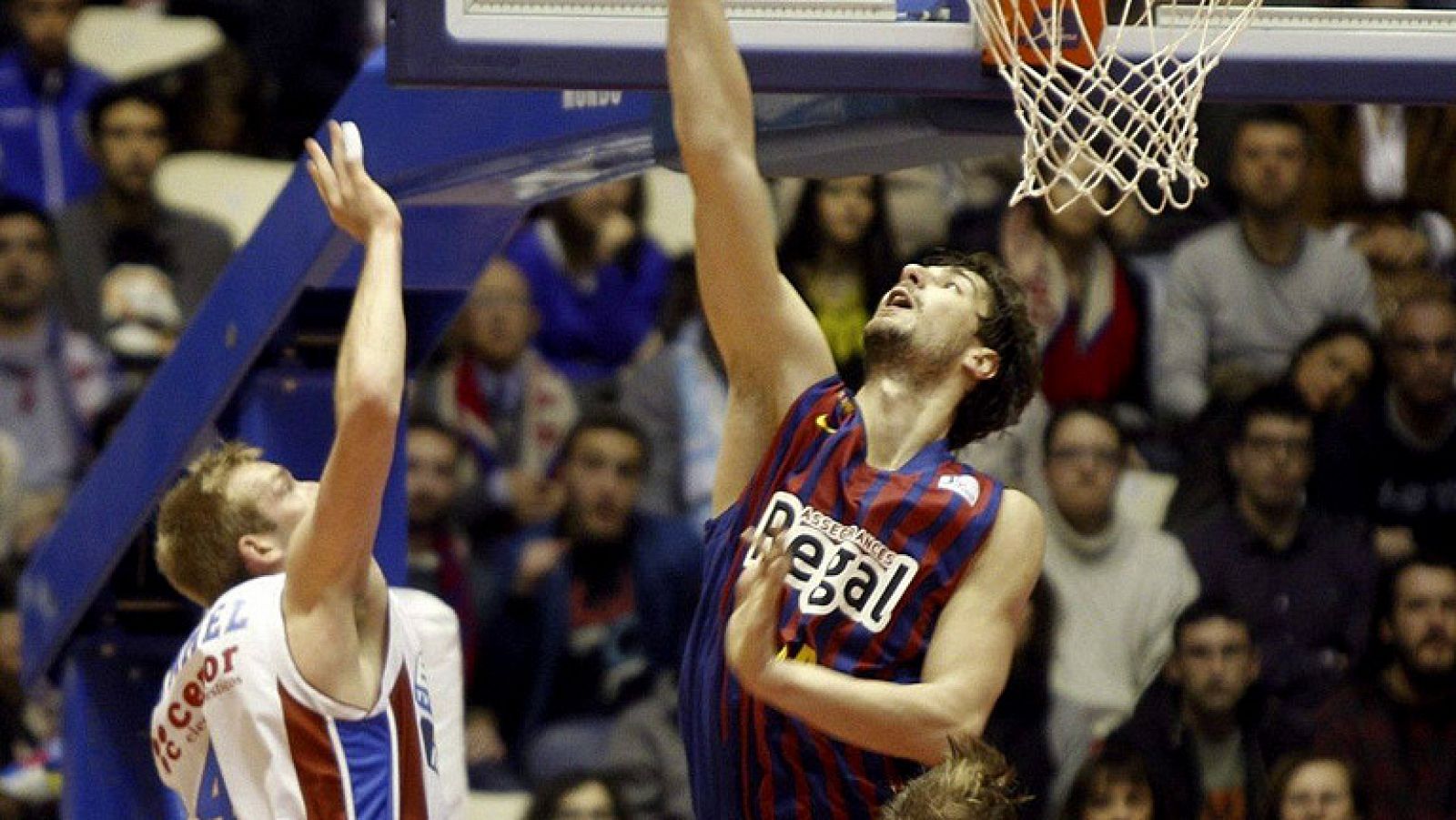 Baloncesto en RTVE: Blusens Monbús 81-86 Barcelona Regal | RTVE Play