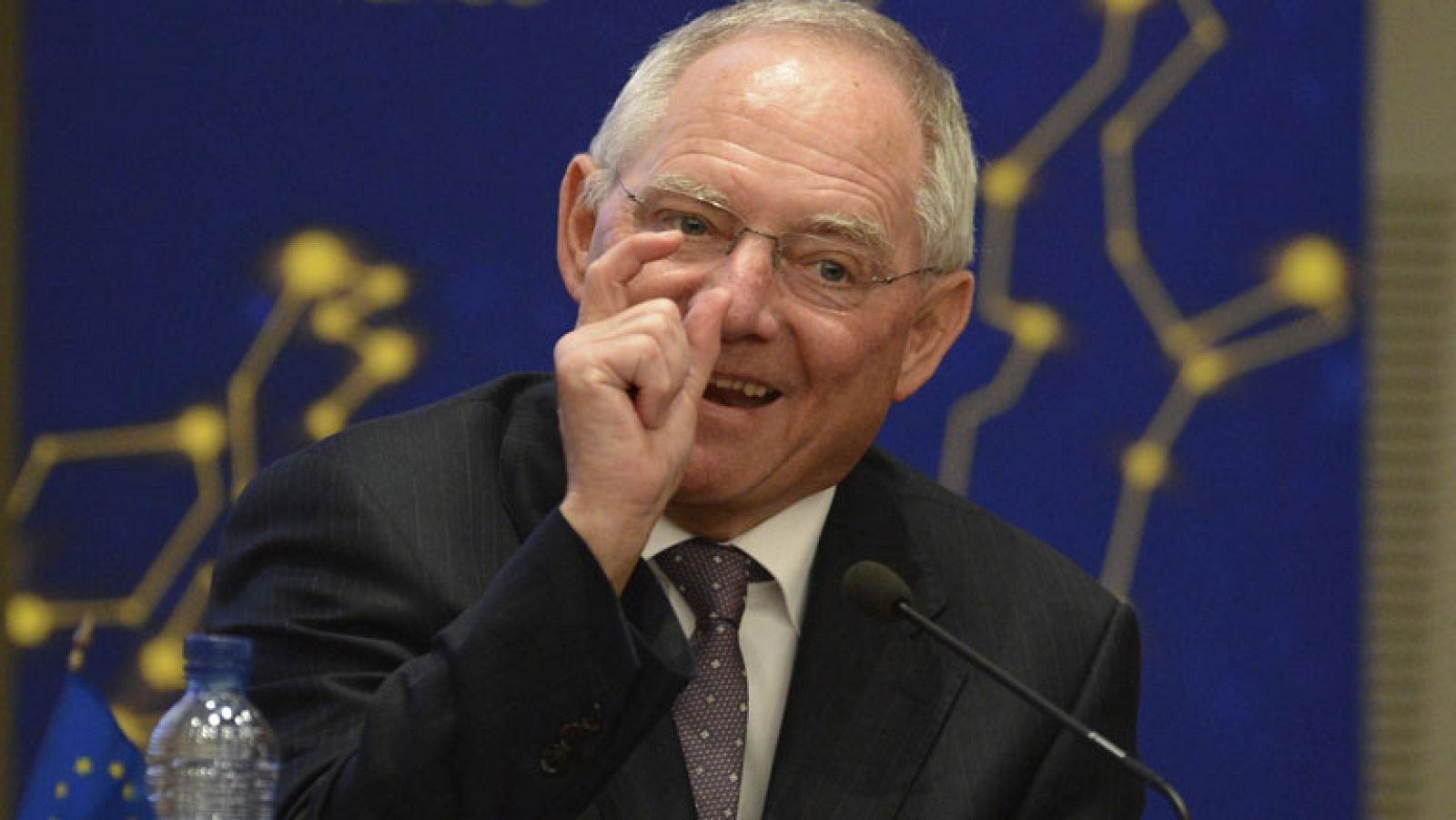 El ministro de Finanzas alemán avisa a Portugal que tendrá que buscar nuevas vías de ajuste