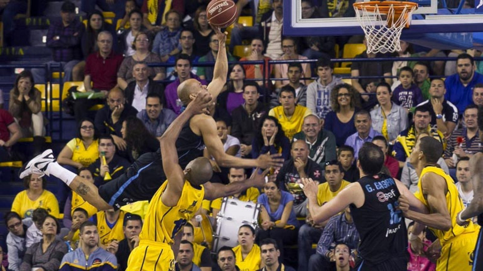 Baloncesto en RTVE: Herbalife Gran Canaria 72-64 Asefa Estudiantes | RTVE Play