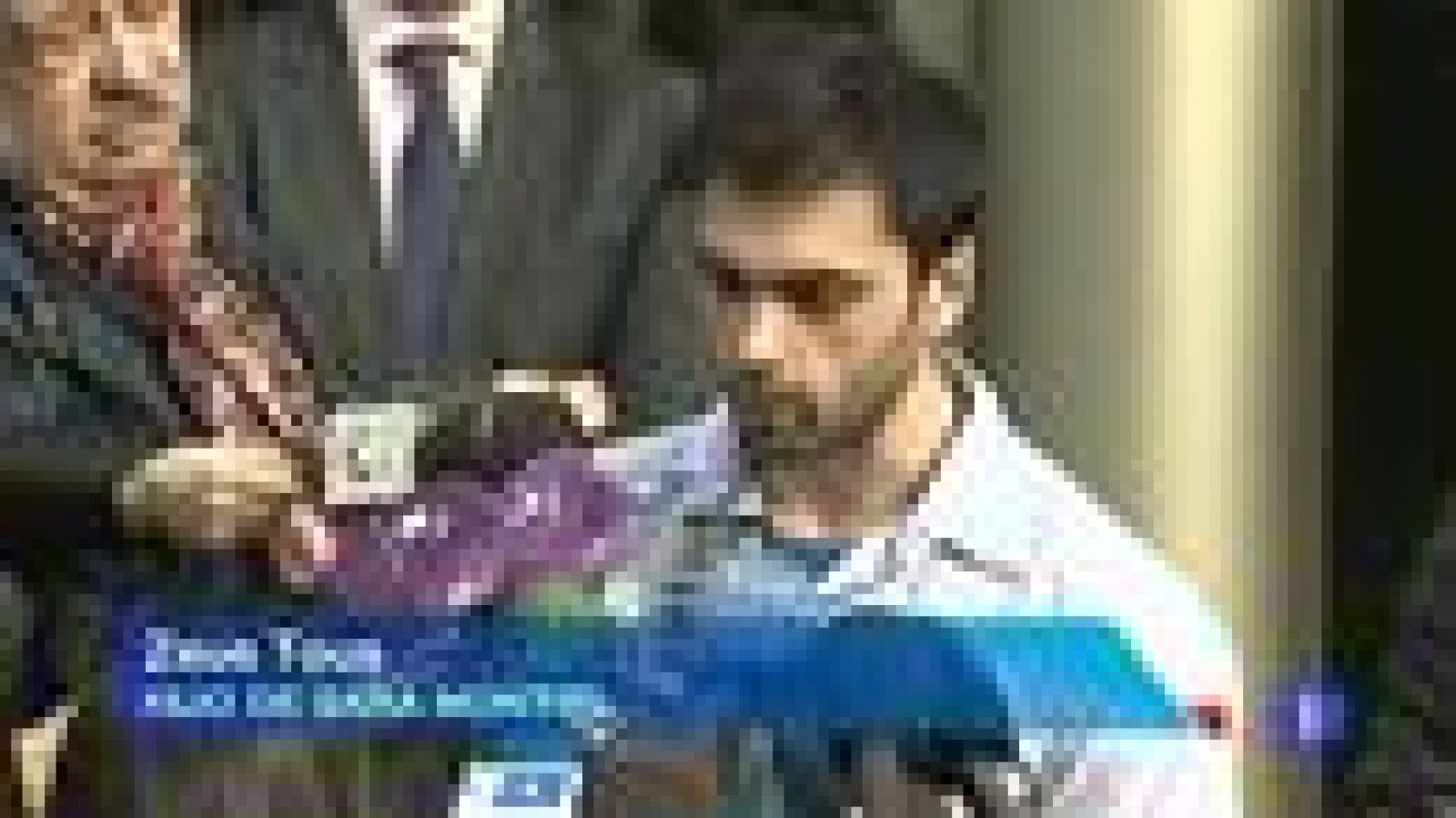 Amigos y artistas despiden a Sara Montiel en su capilla ardiente - Telediario 1 | Ver